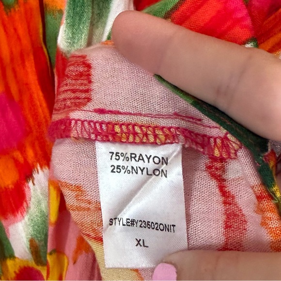 Tuckernuck Pomander Place Magnolia Water Color Carlota Blouse SIZE XL - Picture 4 of 6